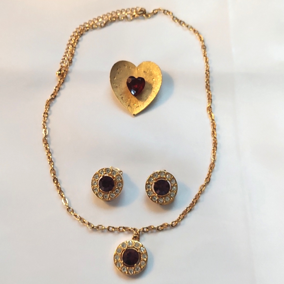 Tagged Goldtone Parure Set Necklace Earrings And Brooch With Ruby Red Stones 48$